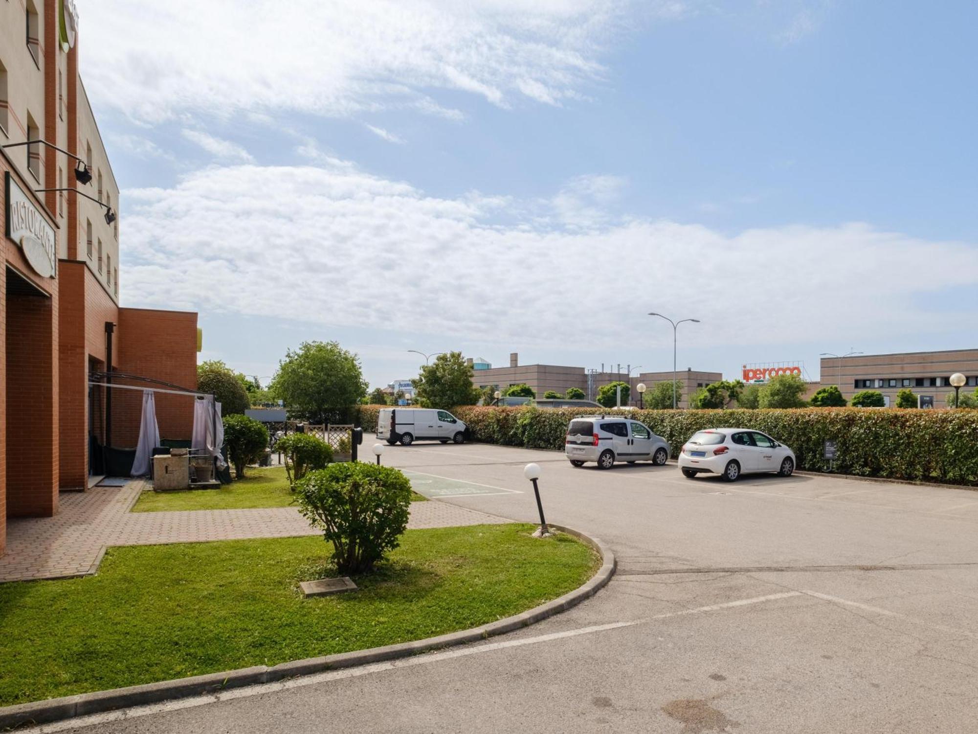 B&B Hotel Ferrara Eksteriør bilde