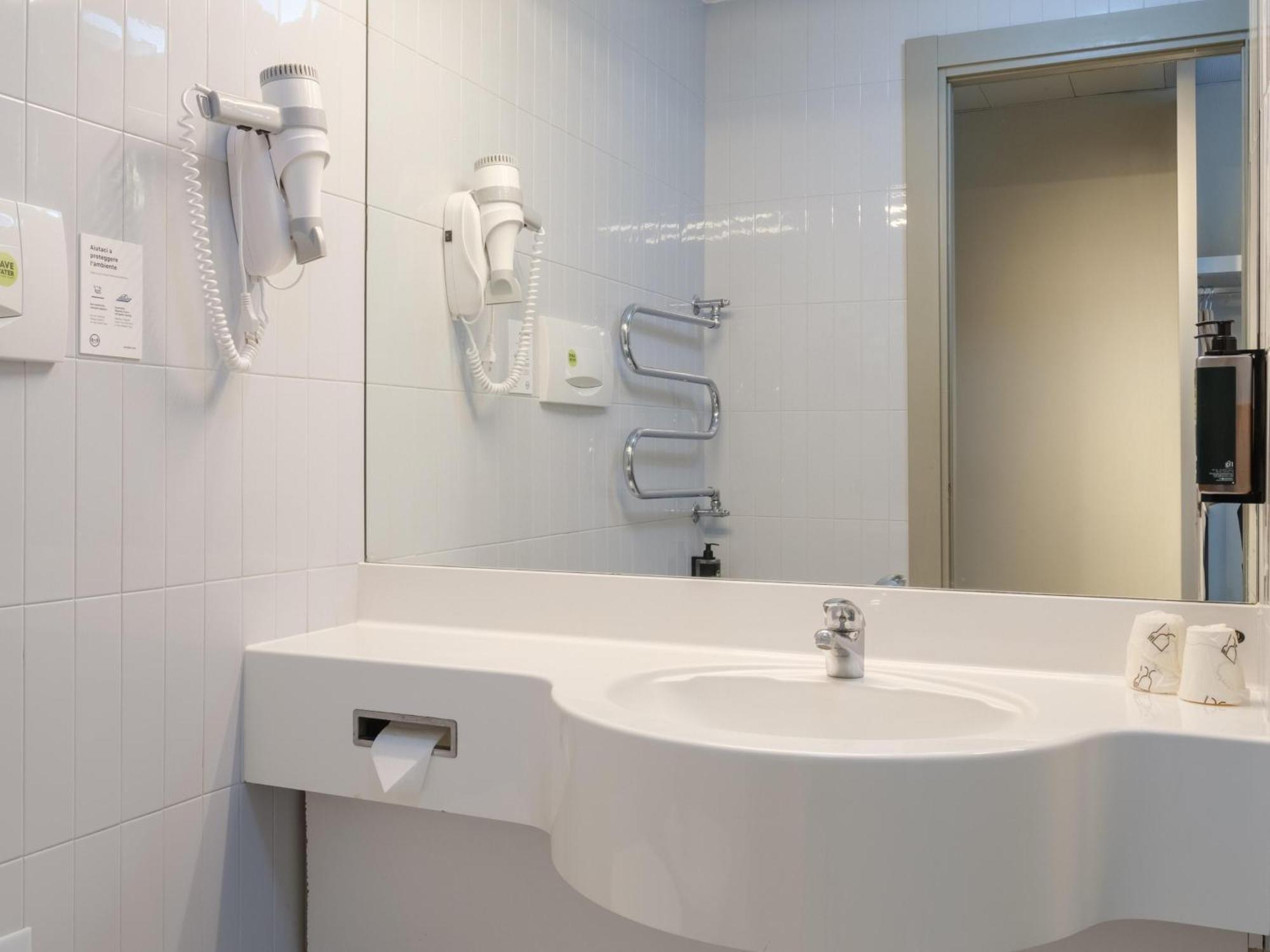B&B Hotel Ferrara Eksteriør bilde