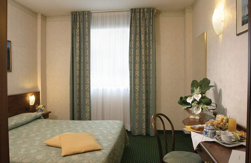 B&B Hotel Ferrara Eksteriør bilde